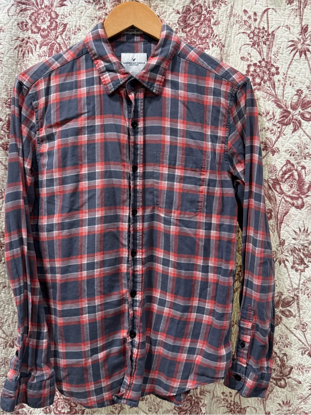American Eagle Plaid Button Up Flannel Shirt Medium